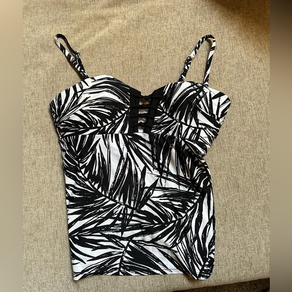 Kona sol tankini top size large